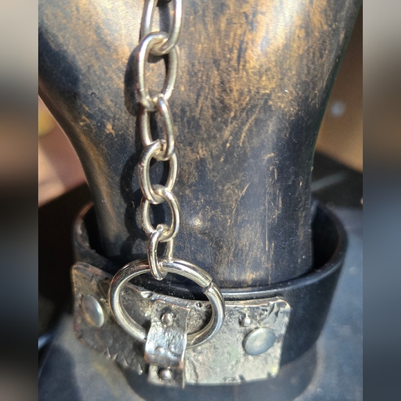 Silver Chain ring attached Bracelet Black leather snap - Picture 3 of 7